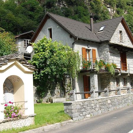 Casa Fontanella Villa Brione  ภายนอก รูปภาพ